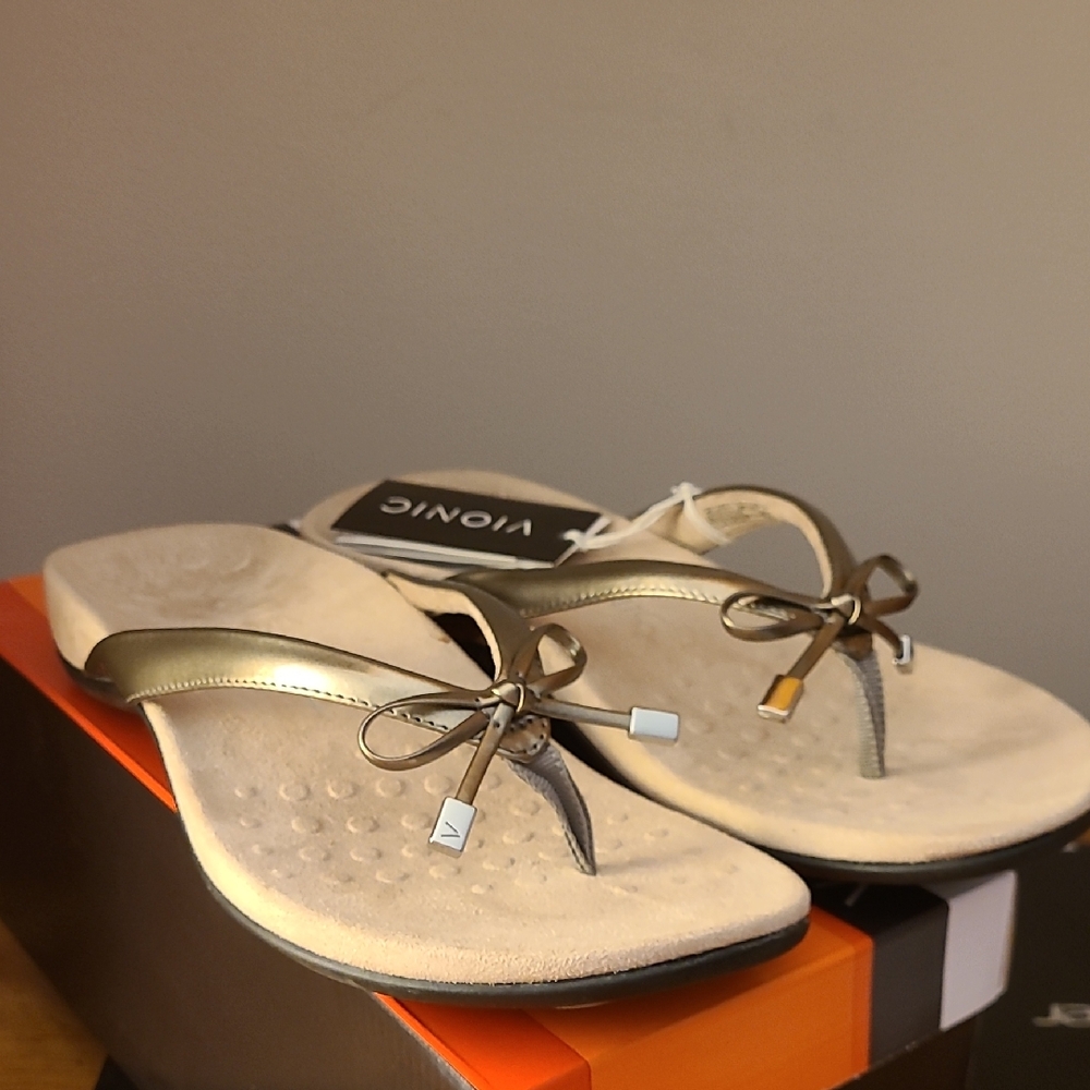 Vionic Women's Metallic Pewter And Cream Sandals Size 11 M
